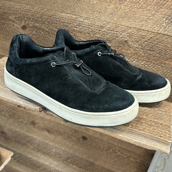 Donald Pliner Black Leather Suede Toggle Platform Slip On Sneakers Size 7.5 - Picture 1 of 6